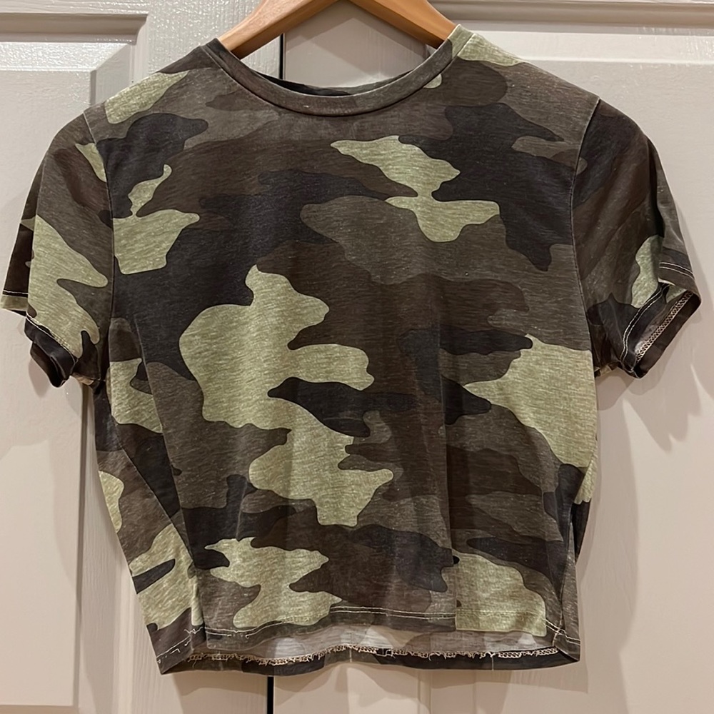 Garage camo styled tee